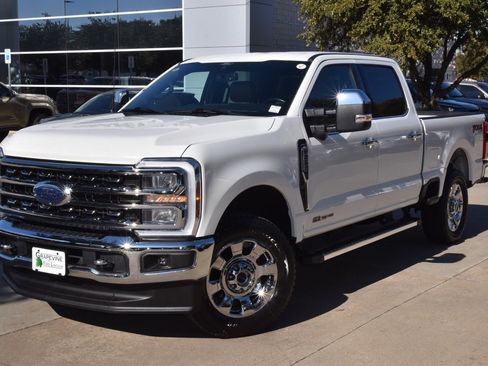 Used 2024 Ford F250 Lariat w/ Chrome Package image 44