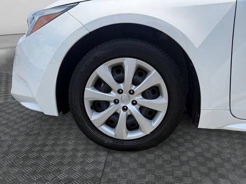 Used 2025 Toyota Corolla LE FWD image 13