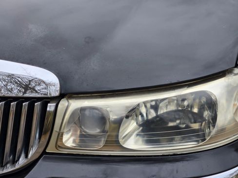 Used 2000 Lincoln Town Car Executive image 10