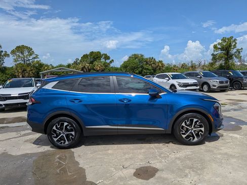 Certified 2025 Kia Sportage EX w/ Premium Package FWD image 9