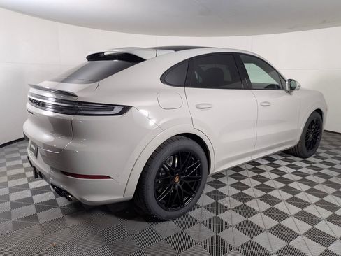 New 2026 Porsche Cayenne GTS image 7