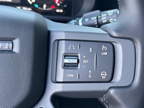 New 2026 Land Rover Defender 110 X-Dynamic SE AWD/4WD image 29