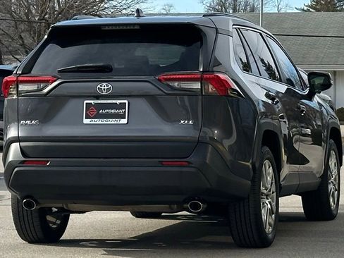 Used 2020 Toyota RAV4 XLE Premium image 10