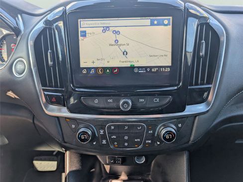 Used 2023 Chevrolet Traverse High Country image 16