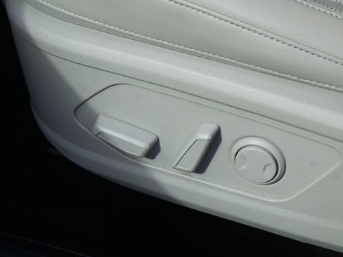 Certified 2024 Kia Sorento S w/ Panoramic Sunroof Package FWD image 23
