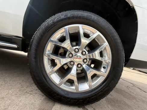 Used 2017 GMC Yukon SLT w/ Open Road Package image 28