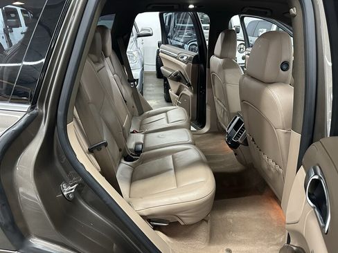 Used 2013 Porsche Cayenne Diesel AWD/4WD image 12