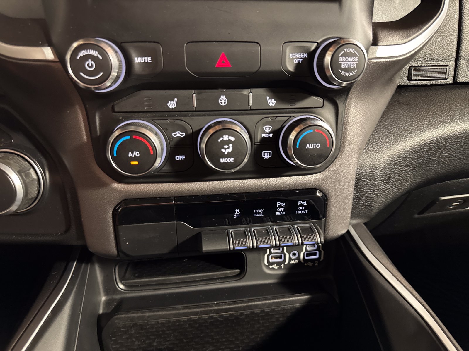 Used 2020 RAM 1500 Big Horn AWD/4WD image 23