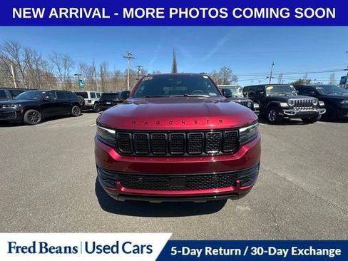 Used 2025 Jeep Wagoneer Series II w/ Premium Group I image 2
