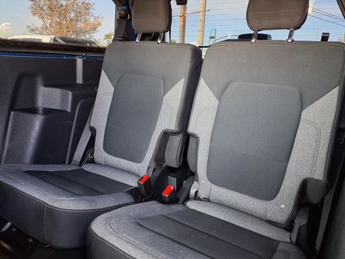 Used 2023 Ford Bronco Big Bend w/ Sasquatch Package image 11