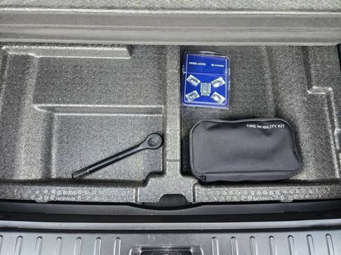 Used 2023 Hyundai Tucson Blue AWD/4WD image 21