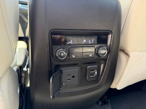 Certified 2023 Buick Enclave Avenir FWD image 15