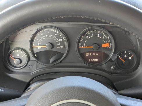 Used 2016 Jeep Patriot High Altitude image 36