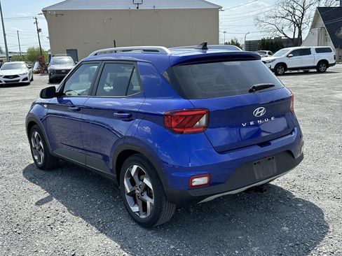 Used 2021 Hyundai Venue SEL image 6