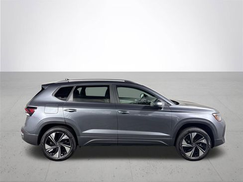 New 2026 Volkswagen Taos SE AWD/4WD image 5