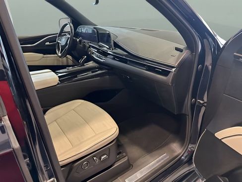 Used 2021 Cadillac Escalade Sport AWD/4WD image 21