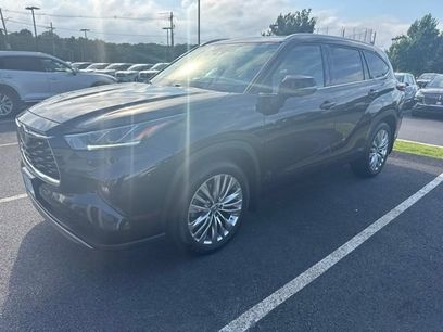 Used 2024 Toyota Highlander Platinum