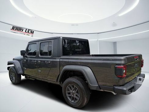 New 2026 Jeep Gladiator Sport AWD/4WD image 5