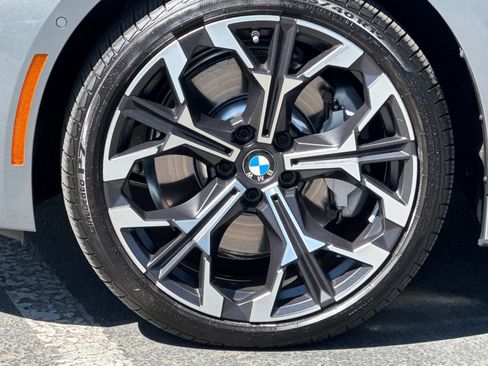 Certified 2025 BMW 330i xDrive Sedan AWD/4WD image 37