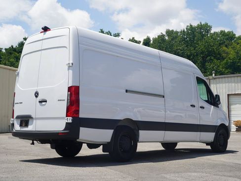 Used 2025 Mercedes-Benz Sprinter 2500 image 8