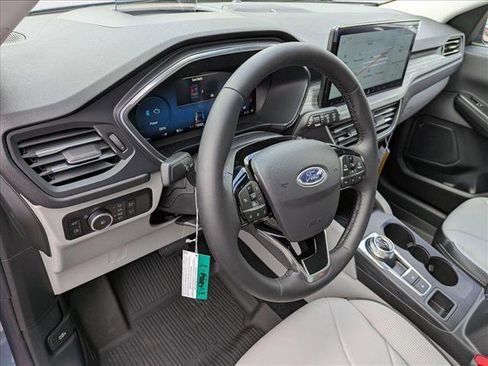 New 2025 Ford Escape SE w/ PHEV Premium Package image 3