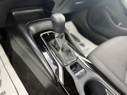 Used 2021 Toyota Corolla LE image 21