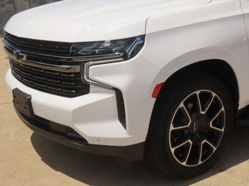 Used 2022 Chevrolet Tahoe RST w/ Sport Performance Package AWD/4WD image 3