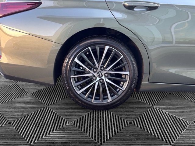 Used 2024 Lexus ES 350 w/ Premium Package FWD image 35