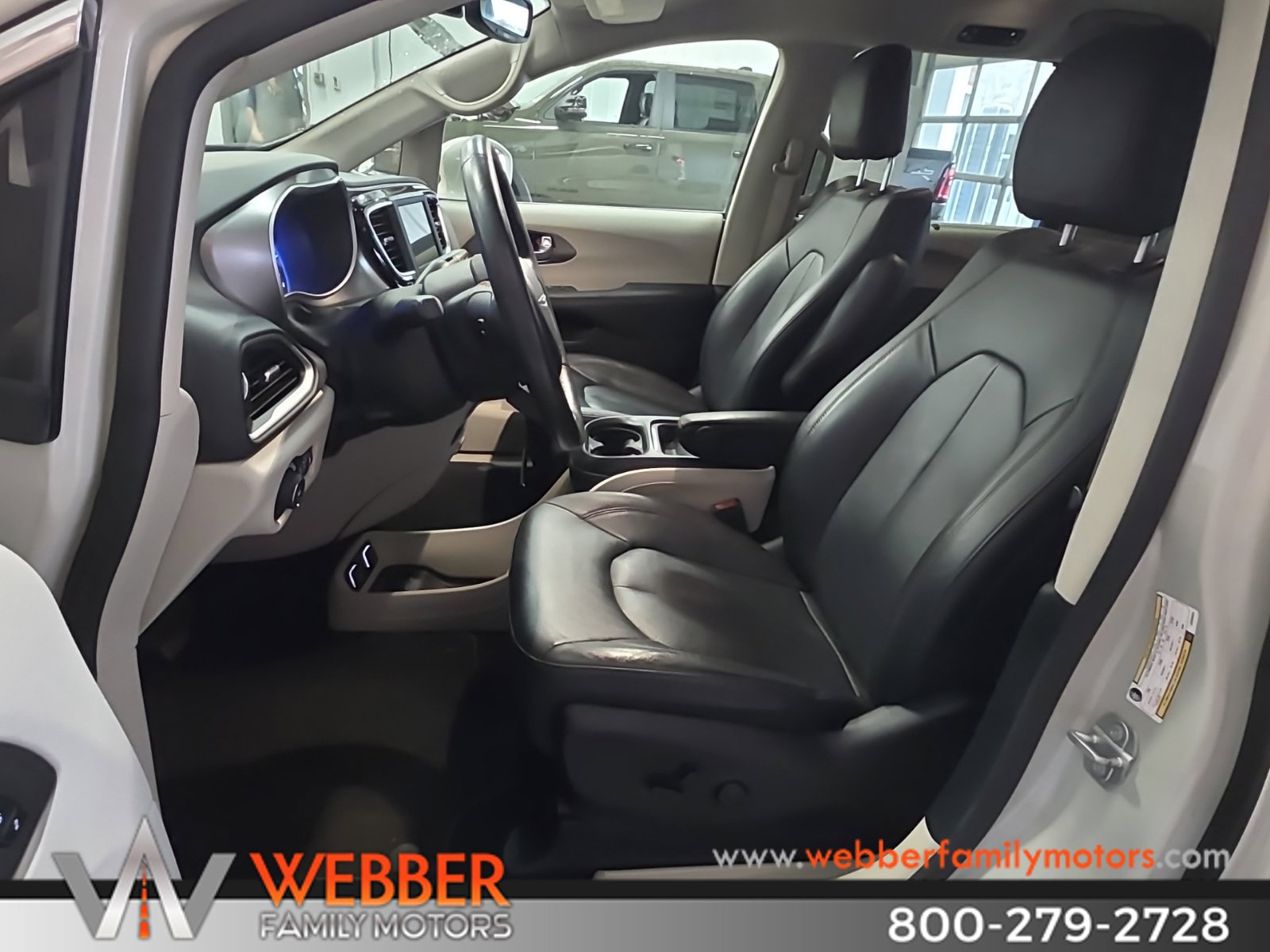 Used 2020 Chrysler Pacifica Touring-L FWD image 10