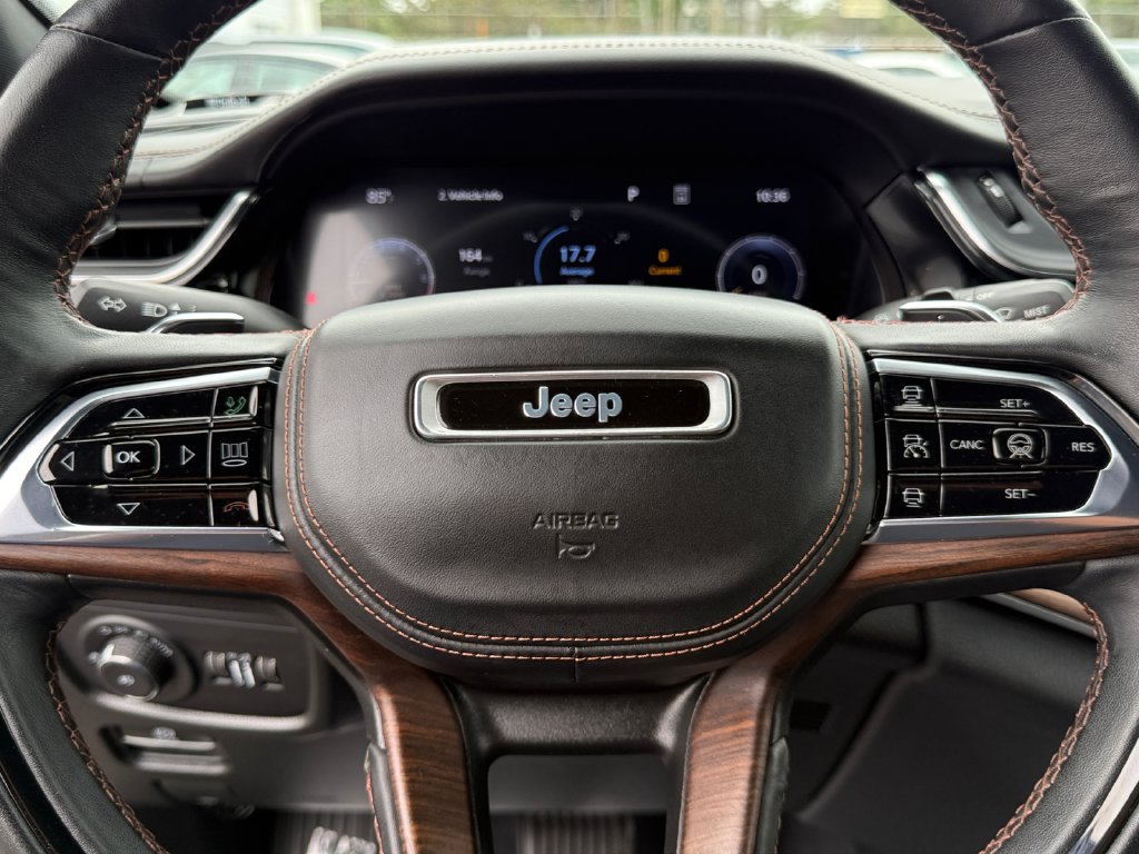 Used 2023 Jeep Grand Cherokee Summit w/ Adv Protech Group IV AWD/4WD image 23