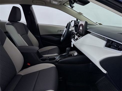 Certified 2025 Toyota Corolla LE image 25
