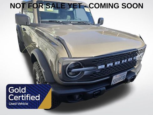 Used 2025 Ford Bronco Badlands image 1