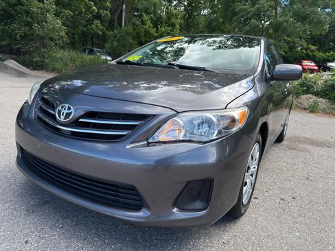 Used 2013 Toyota Corolla LE FWD image 9