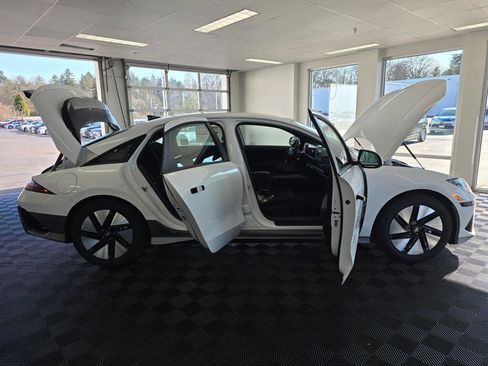 New 2025 Hyundai Ioniq 6 SE image 17