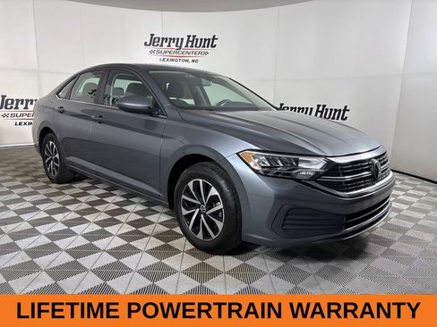 Used 2024 Volkswagen Jetta S image 4