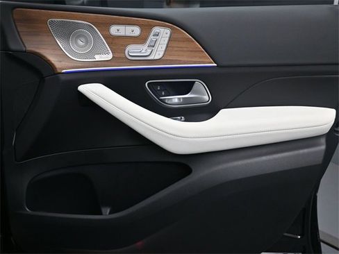 Used 2025 Mercedes-Benz GLE 450 GLE 450 image 29