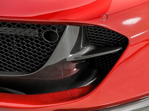 Used 2020 Ferrari 812 Superfast RWD image 4