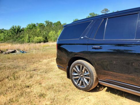 Used 2021 Cadillac Escalade Sport w/ Driver Assist Tech Package AWD/4WD image 19