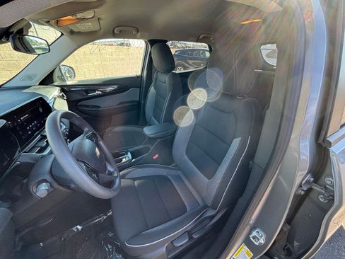 Used 2025 Chevrolet TrailBlazer LT image 34