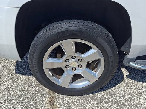 Used 2019 Chevrolet Tahoe Premier AWD/4WD image 9