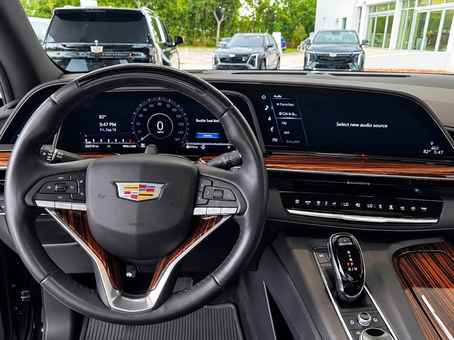 Used 2024 Cadillac Escalade ESV Premium Luxury AWD/4WD image 15