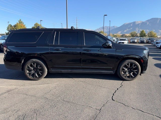 Used 2023 GMC Yukon XL Denali w/ Denali Reserve Package AWD/4WD image 8