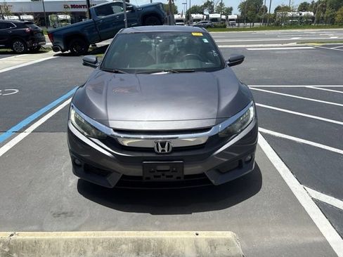 Used 2016 Honda Civic Touring image 2