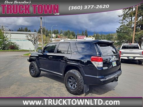 Used 2010 Toyota 4Runner SR5 image 5