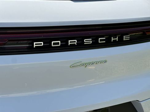 Certified 2025 Porsche Cayenne GTS AWD/4WD image 33