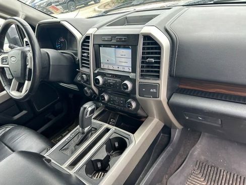 Used 2017 Ford F150 Lariat w/ Equipment Group 502A Luxury RWD image 11