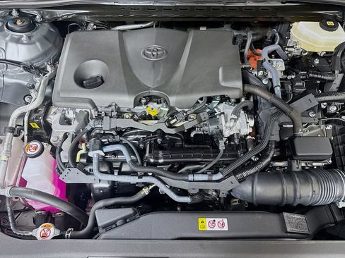 Used 2025 Toyota Camry XSE FWD image 32