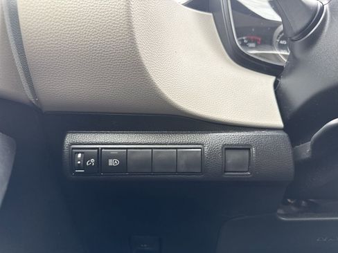 Used 2022 Toyota Corolla LE image 21