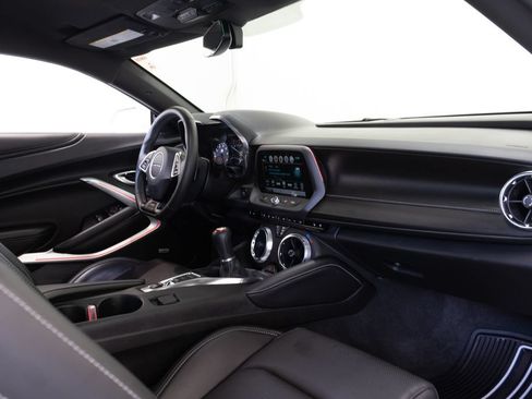 Used 2018 Chevrolet Camaro SS RWD image 22