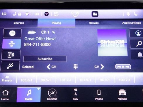 Used 2023 Jeep Grand Cherokee L Limited w/ Black Appearance Package image 34